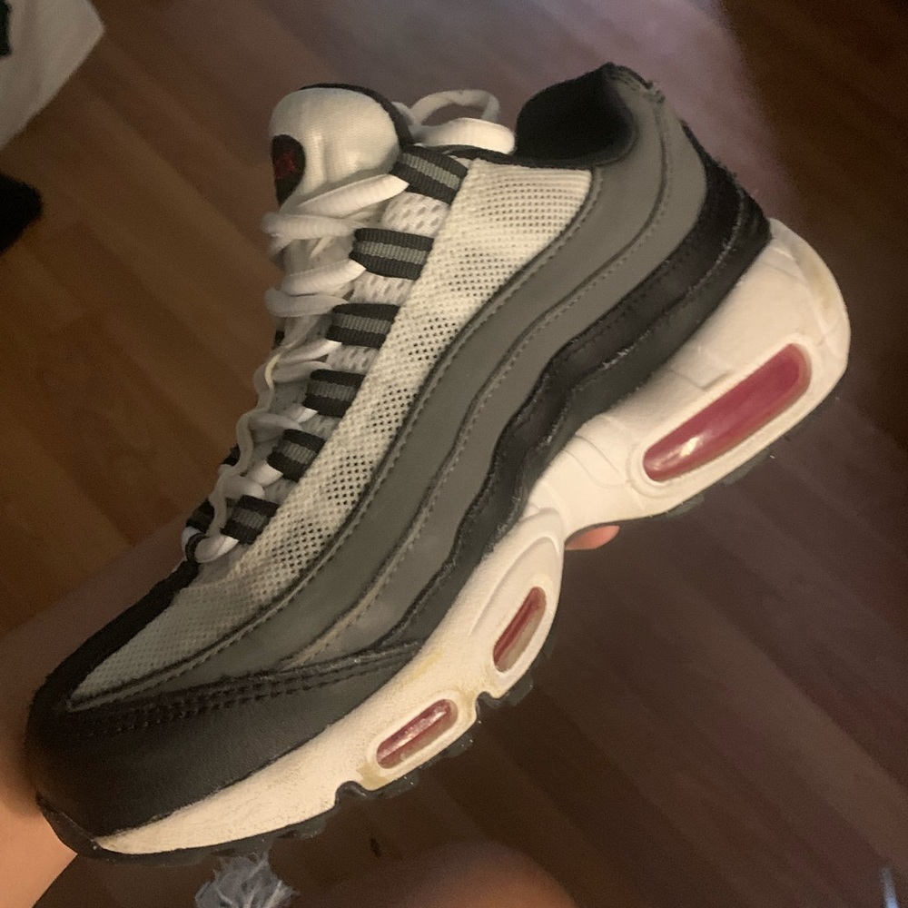4y nikes